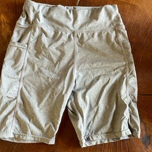 Spandex shorts with side pockets